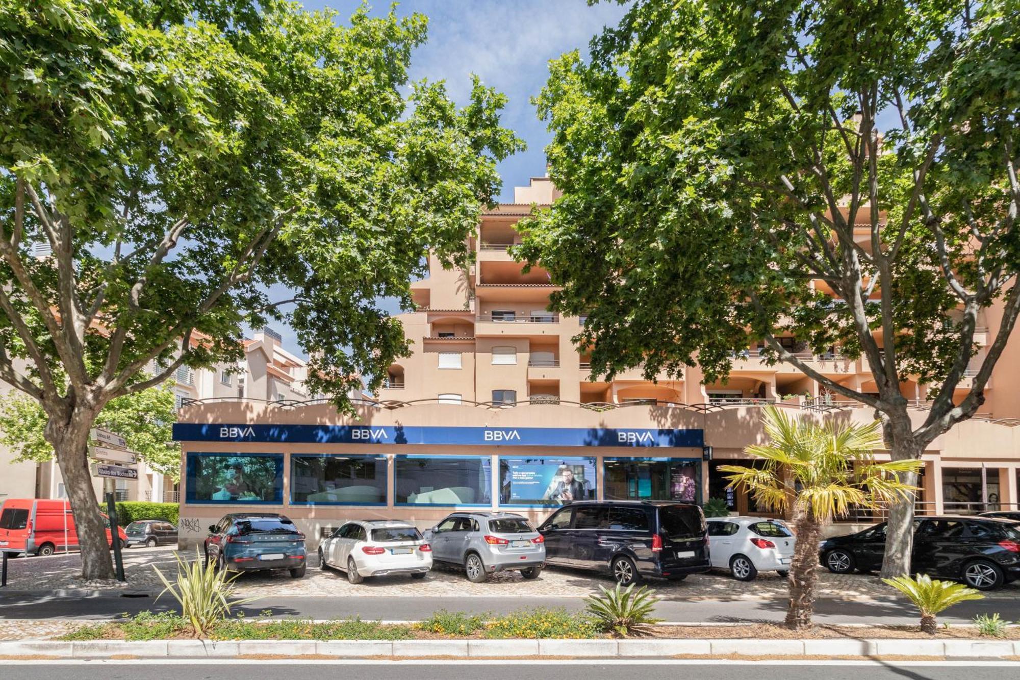 Central Cascais Apartment With Private Parking Exterior photo